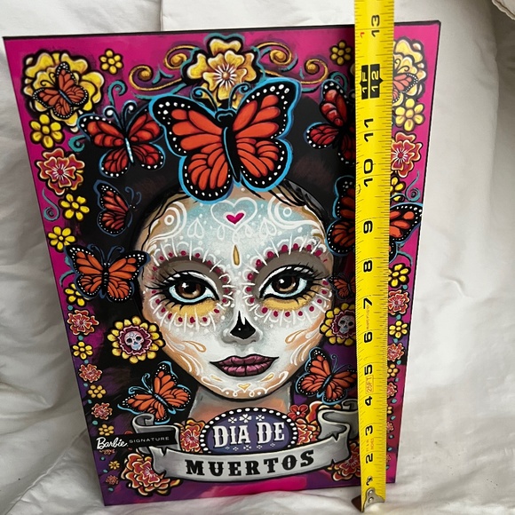 Barbie Dia De Los Muertos Signature Edition - Picture 4 of 4